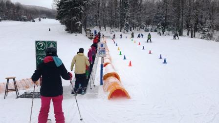 MONT SUTTON - LA RELACHE EN MONTAGNE C'EST LA VIE DE CHÂTEAU MONT SUTTON - LA RELACHE EN MONTAGNE C'EST LA VIE DE CHÂTEAU